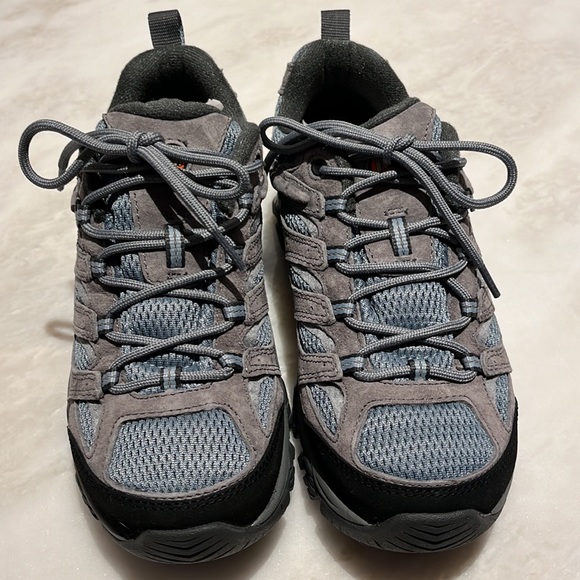 NWOT Women’s MERRELL MOAB 2 VENTILATOR HIKING SNEAKER SIZE 8 - Picture 3 of 8